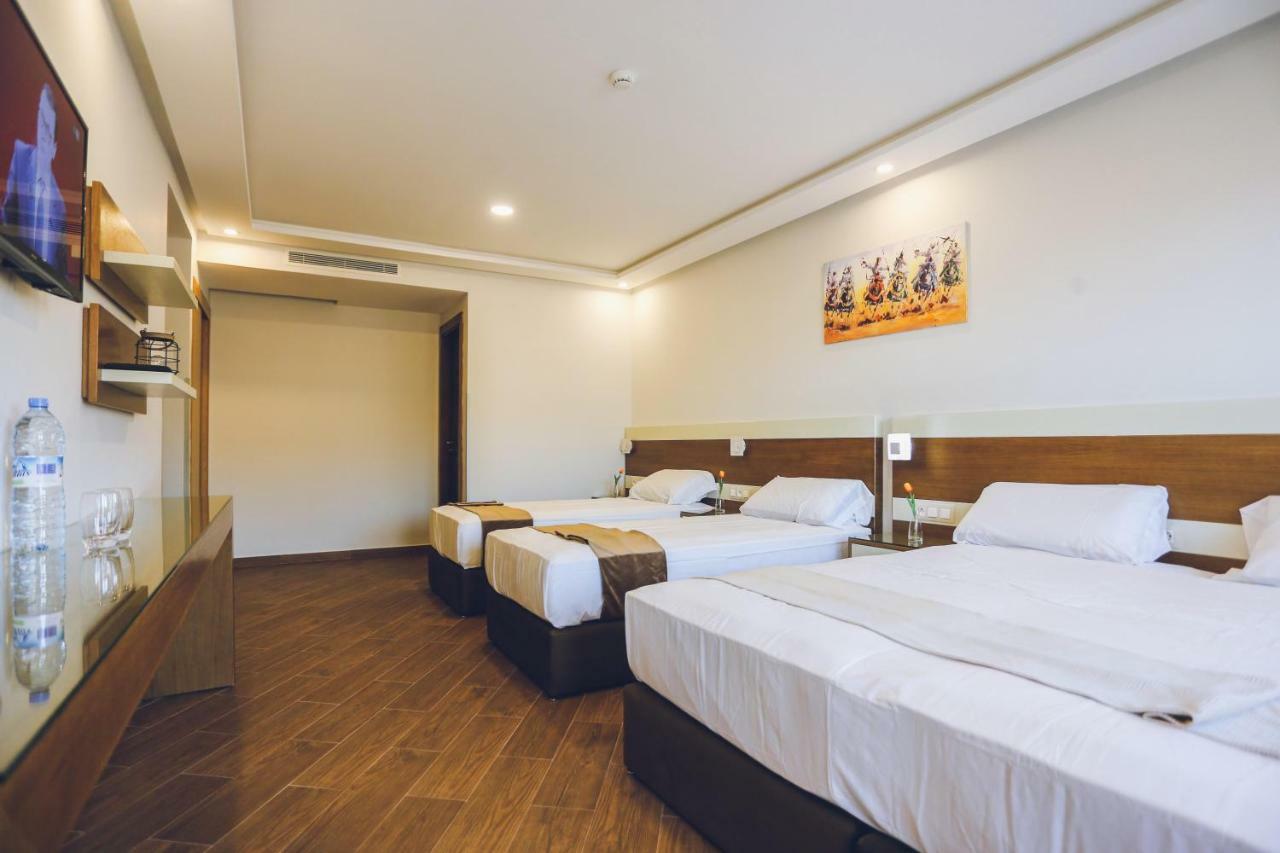 Hotel Makarim Tétouan Kültér fotó